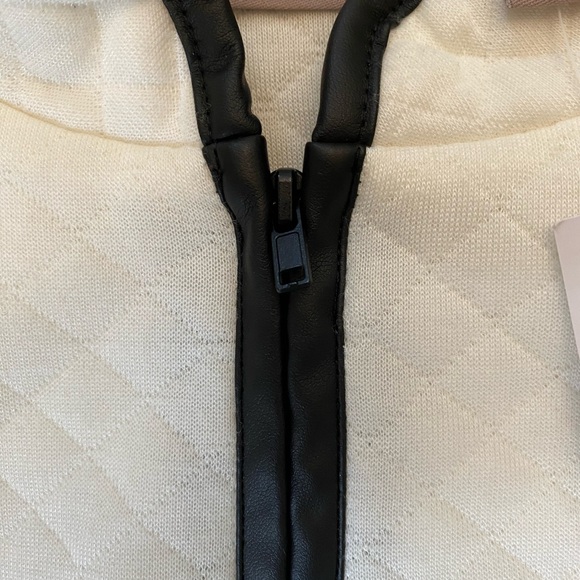 Chico’s - NWT -Ivory - Full zip up shirt - quilted faux leather Chicos size 1 - - Picture 5 of 13